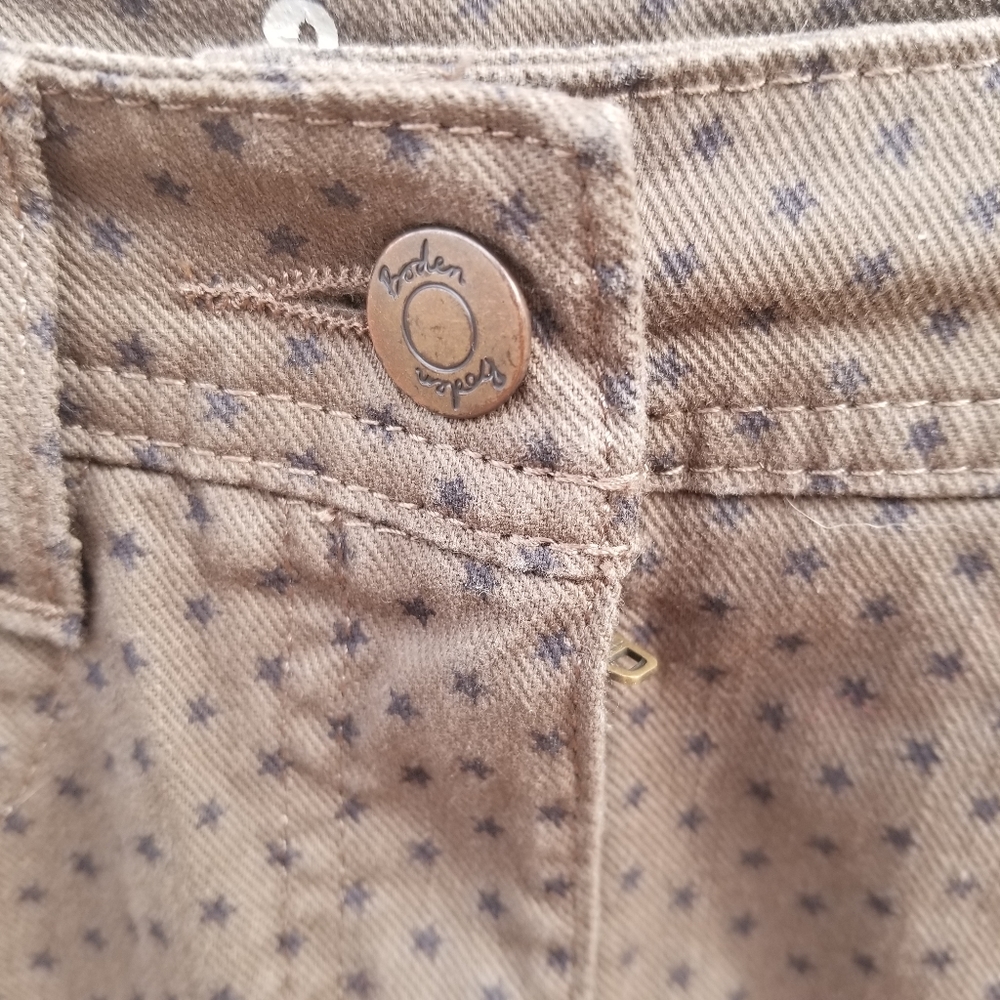 Boden Star Print Denim Skirt - Picture 4 of 9